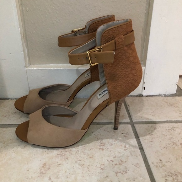 Steve Madden Tan Stepout Peep Toe Heels Size 8.5 - Picture 4 of 11